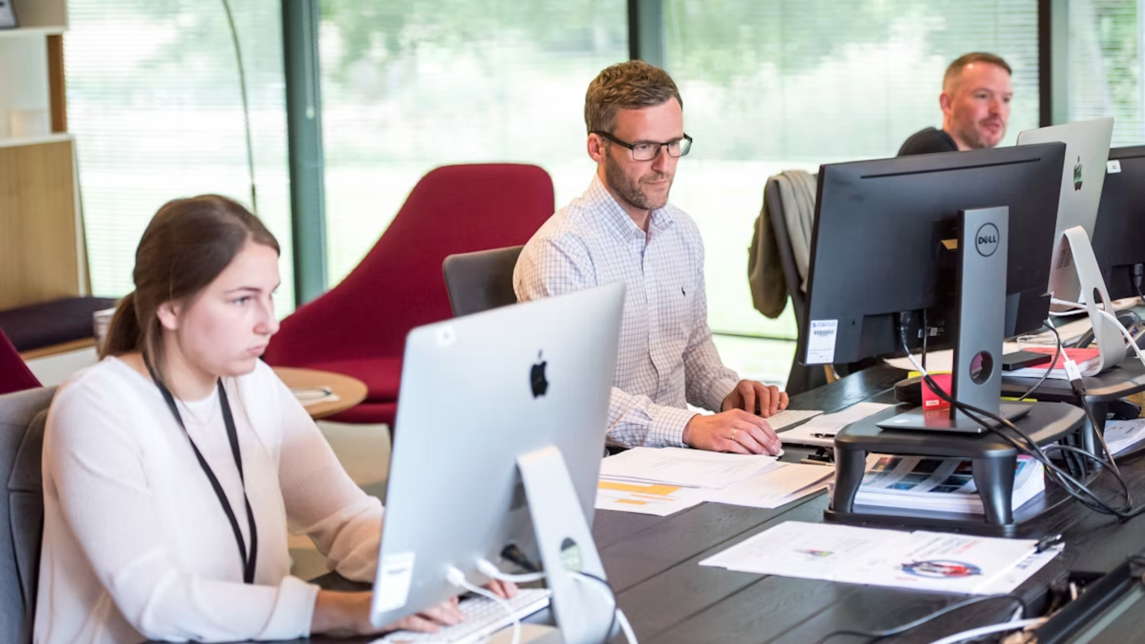 How Strong Customer Service Helps Small Businesses Stand Out